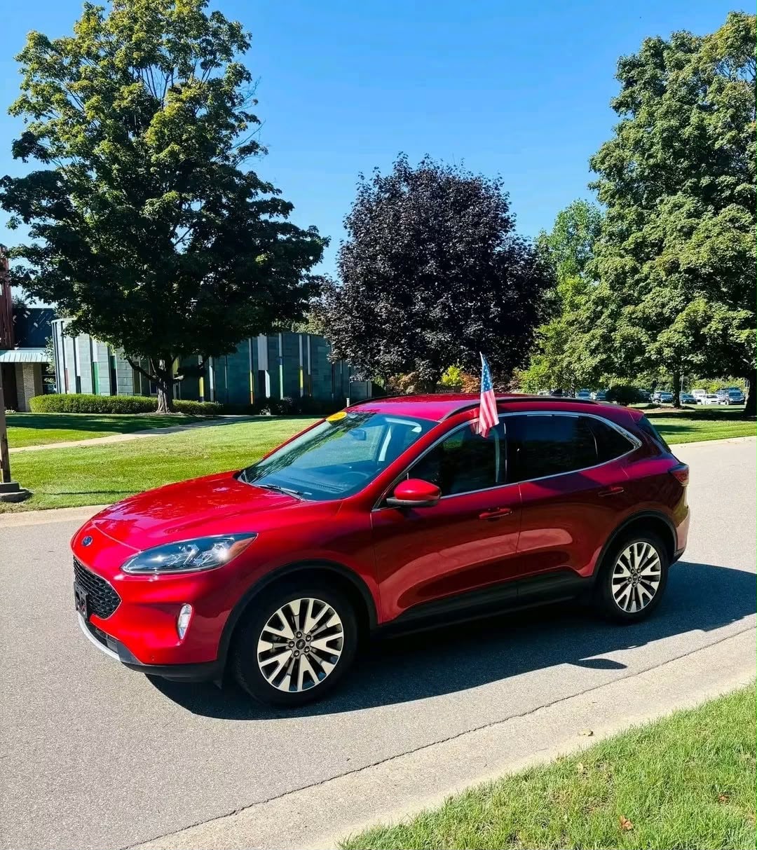 2022 Ford Escape Titanium Hybrid Sport AWD - Image 11