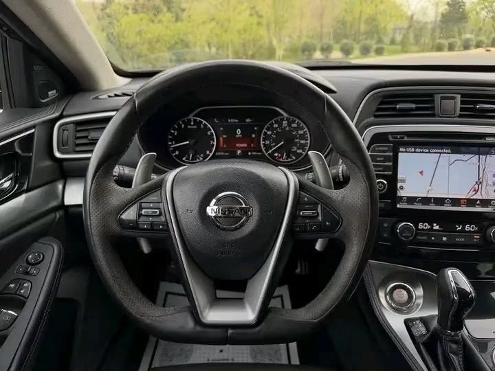 2017 Nissan Maxima SR - Image 13