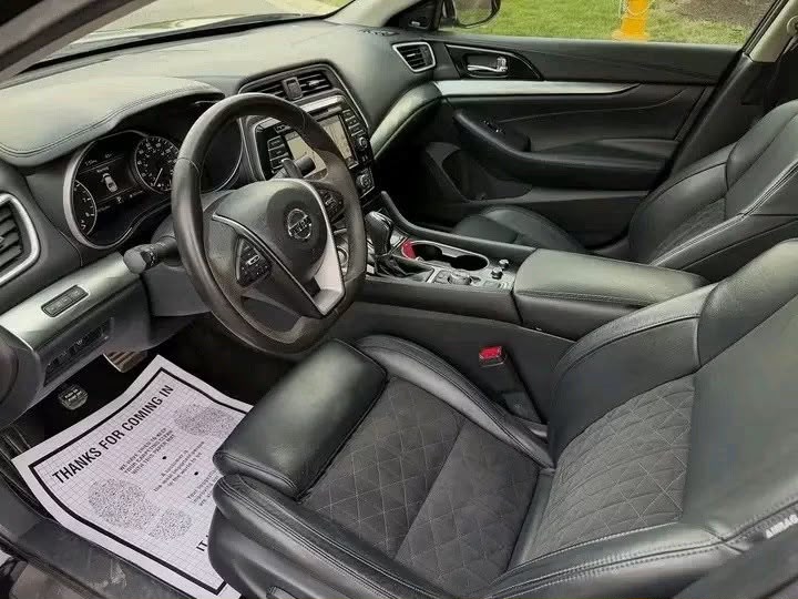 2017 Nissan Maxima SR - Image 8