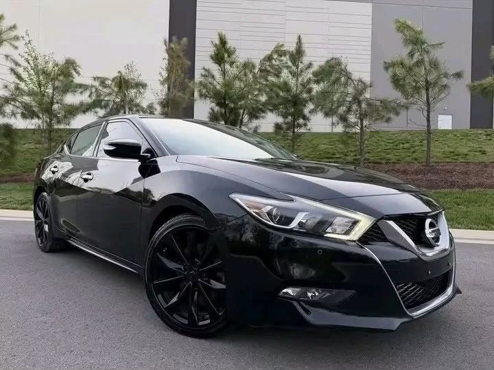 2017 Nissan Maxima SR