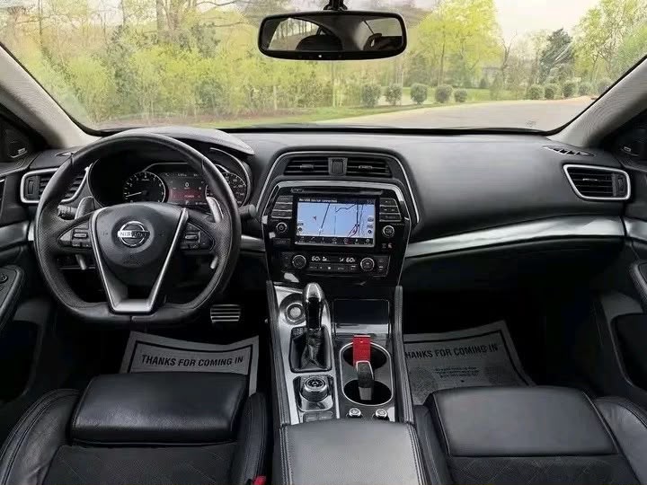 2017 Nissan Maxima SR - Image 5