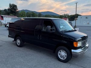 2003 Ford E-350 Super Cargo Van XLT